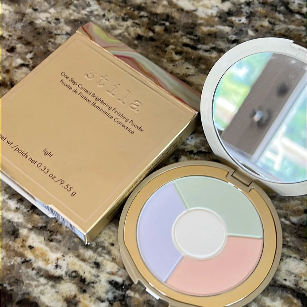 ⚡️💕Stila Light One Step Correct Brightening Finishing Powder